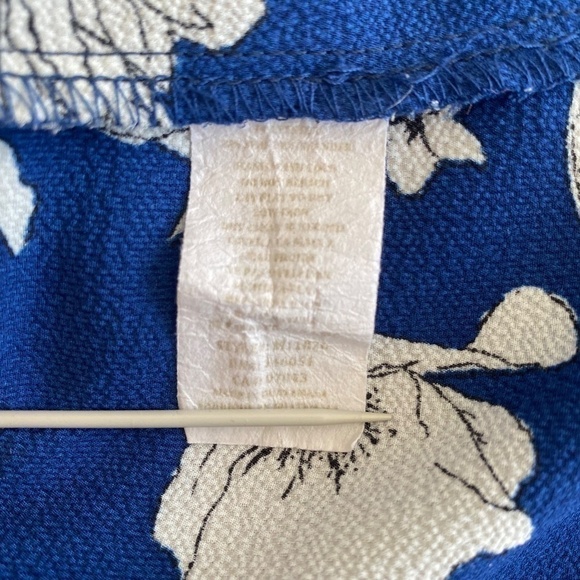 Faith and Joy floral pattern bell sleeve blouse size small - Picture 4 of 5